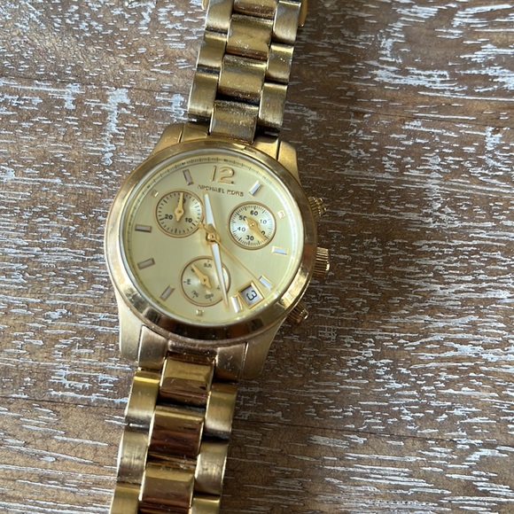 Michael Kors Watch - Picture 2 of 5